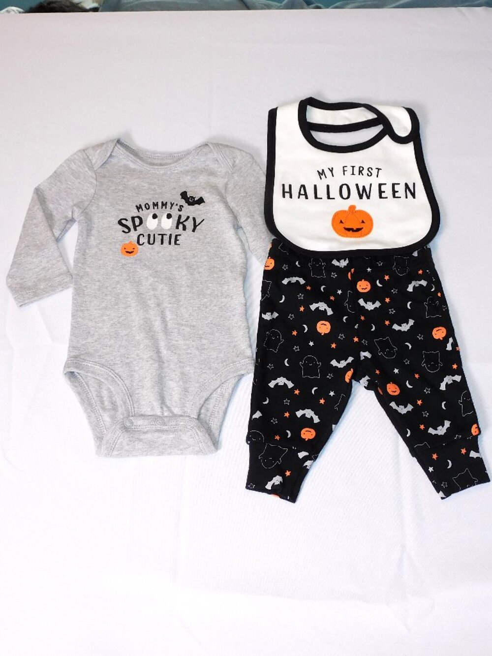 Baby First Halloween Outfit Sizes 3 thru 12 Months Mommy Unisex 3pce Bib NEW